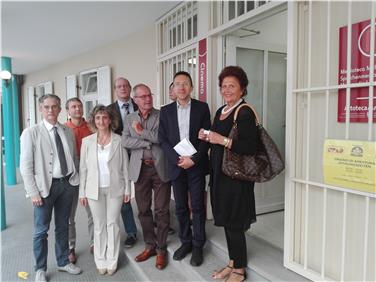 Landesrat Tommasini in Meran anlässlich des Europäischen Tages der Sprachen: Dank der Zusammenarbeit mit Bildungseinrichtungen vor Ort sollen neue Angebote für die Bevölkerung geschaffen werden. Foto: LPA/F. Oliver