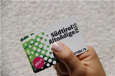 Rund 74.000 Schüler und Studierende haben bisher ihr Abo+ für das laufende Schuljahr beantragt oder erneuert, und täglich kommen neue hinzu