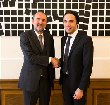 Der Bundesminister für Kunst und Kultur, Thomas Drozda (l.) mit Kulturlandesrat Philipp Achammer (r.)