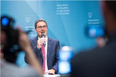 LH Kompatscher „Wir sind mit diesem Landeshaushalt in jedem Fall in der Lage, die Programme, die wir aufgelegt haben, auch umzusetzen“. Foto: LPA/ohn
