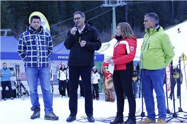 Sicherheit im Schnee: Helmuth Sartori, Arno Kompatscher und Claudio Zorzi - Foto: LPA/mb
