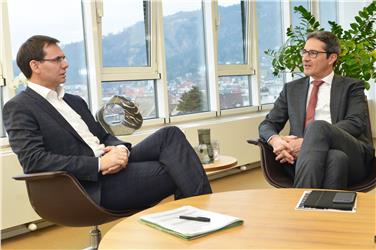 Landeshauptmann Kompatscher im Gespräch mit Landeshauptmann Wallner - Foto: VLK/A. Serra