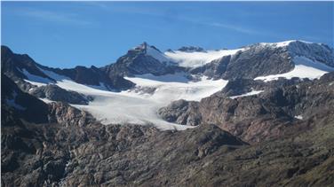 Die lokalen Auswirkungen des Klimawandels seien besonders im Gebirge sehr vielfältig und in der gewünschten Genauigkeit nicht vorhersagbar, unterstrich Klimaforscher Kaser. Im Bild der Übeltalferner am Ende des Ridnauntals. Foto: LPA