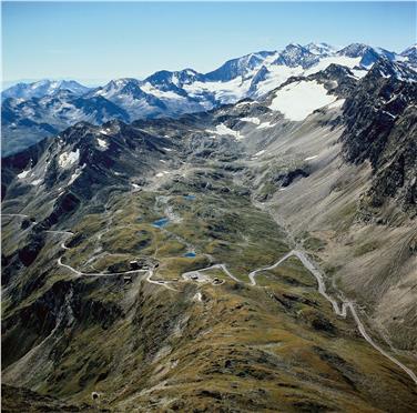 Die grenzüberschreitende Verbindung über das Timmelsjoch zu Fuß oder per Rad soll über ein Interreg verbessert und beworben werden - Foto: Timmelsjoch Hochalpenstraße AG