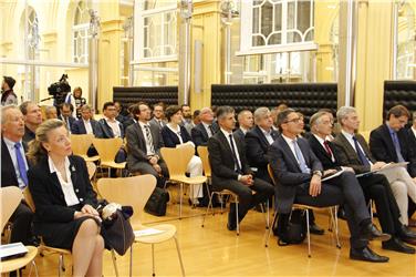 Die Teilnehmer der Tagung "Integration oder Desintegration der Regionen in Europa". Foto: LPA/mb