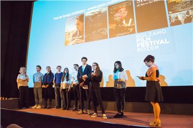 Vor zwei Jahren wurde das Projekt Euregio-Schüler-Jury aus der Taufe gehoben, im Bild die Preisverleihung 2016 - Foto: EVTZ